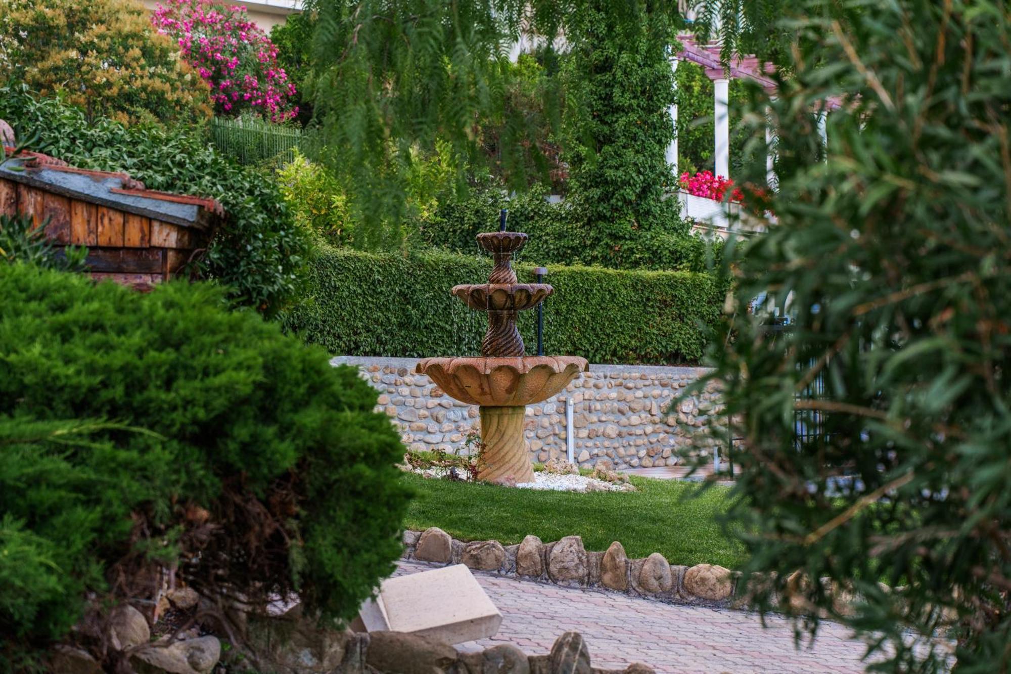 Hotel Villa Levi Санремо Экстерьер фото