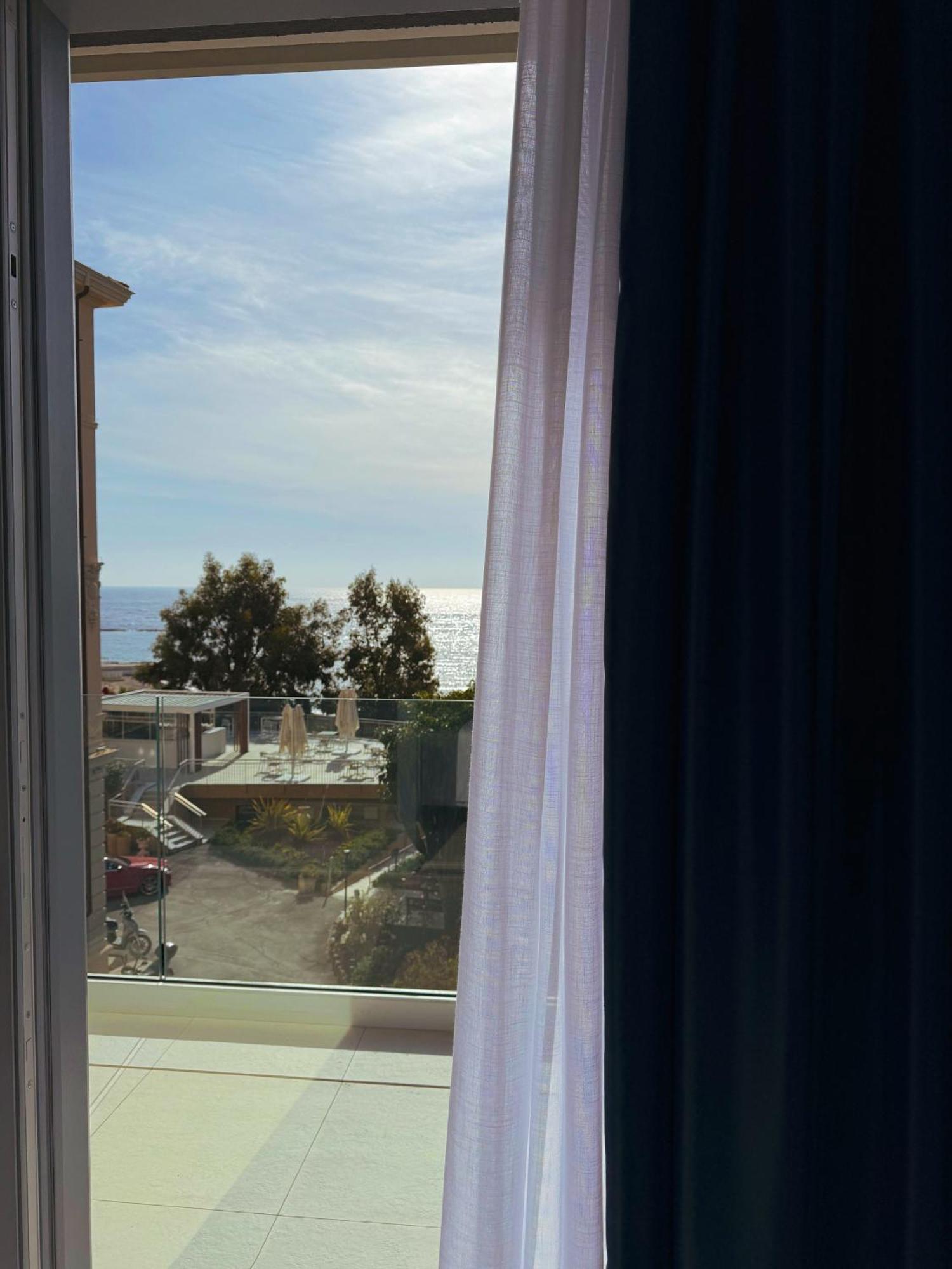 Hotel Villa Levi Санремо Экстерьер фото