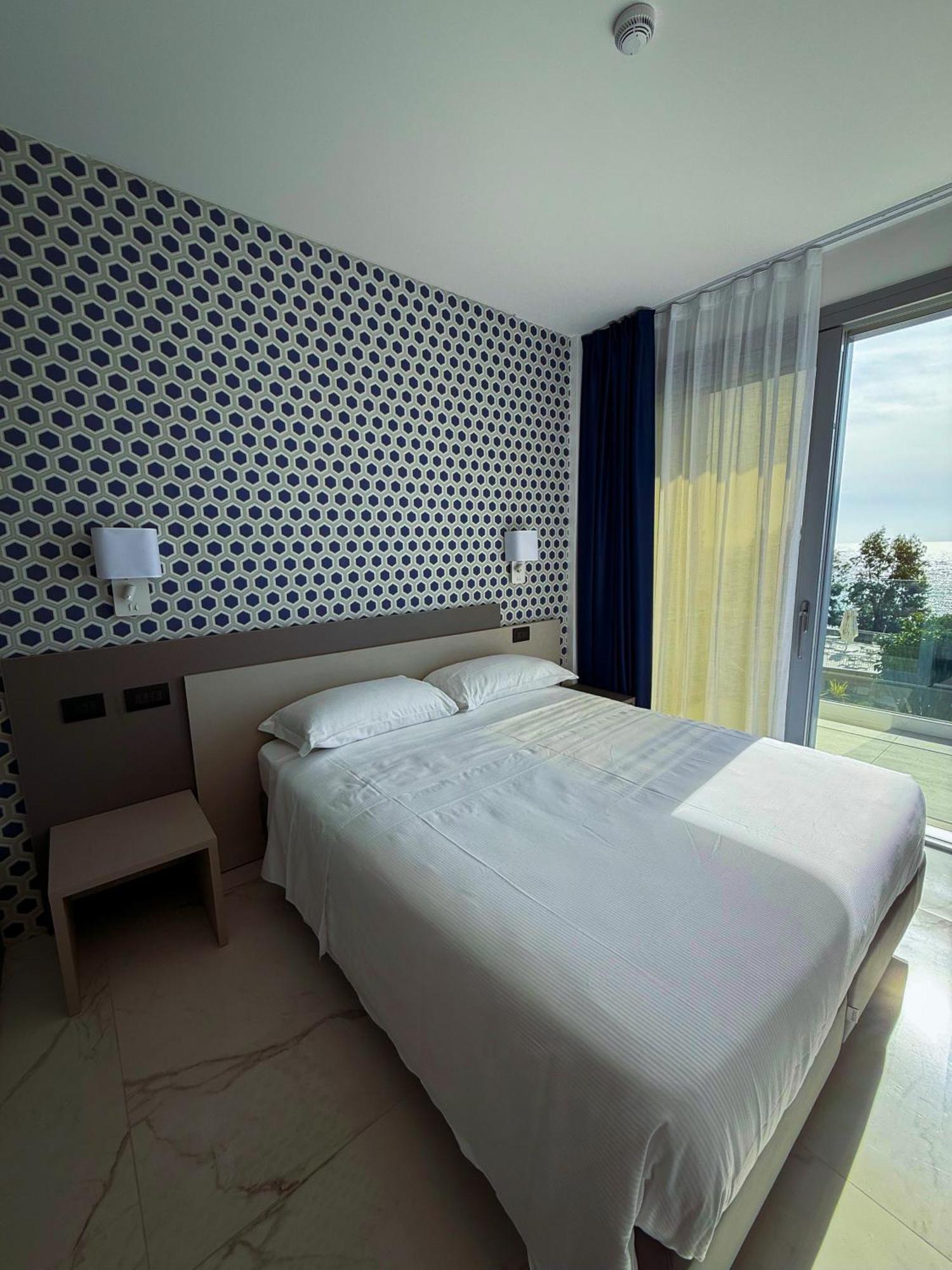 Hotel Villa Levi Санремо Экстерьер фото